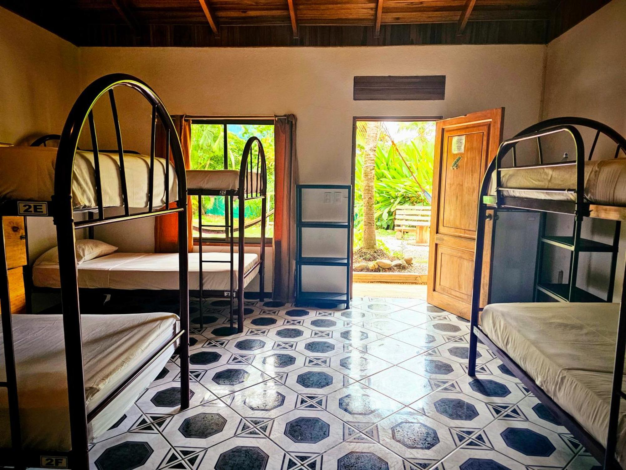 Don Jon'S Surf And Yoga Lodge Playa Santa Teresa  Esterno foto